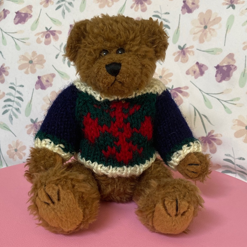 HOLIDAY Vintage Sweater Teddy Bear Jointed Legs Chrisha 8" Playful Plush 1988